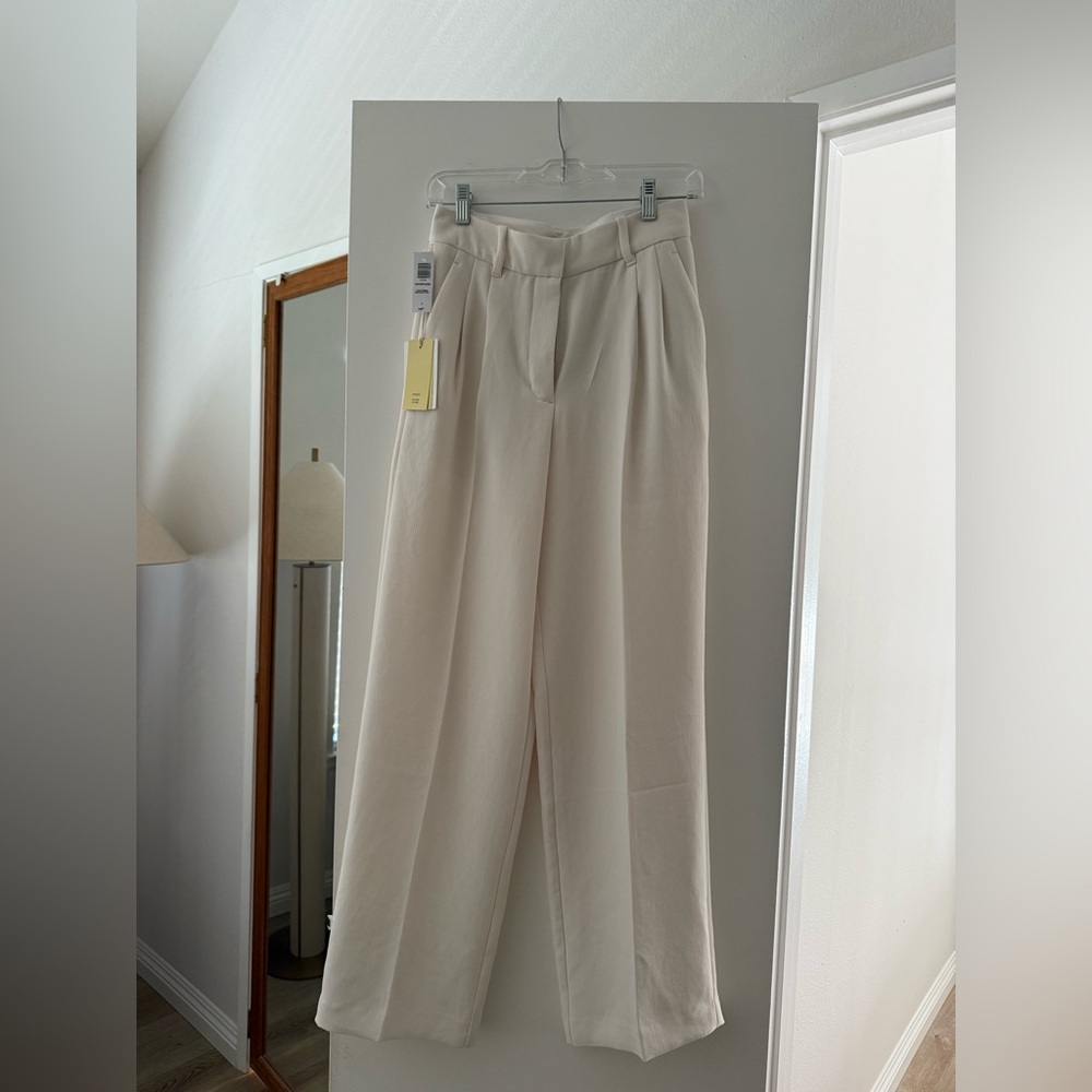 Aritzia Elegant Cream Women's Pants